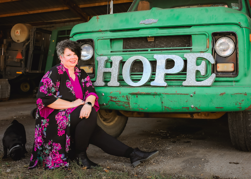 hope truck and rayna Speaker, Rayna Neises
